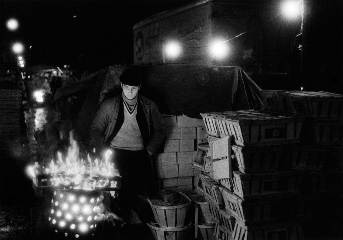 #128 A brazier on the last morning of the wholesale market of Les Halles before its dismantlement, on March, 1969