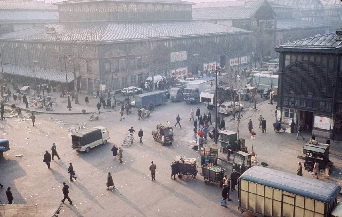 #137 The Halles district, shortly before their destruction after the transfer of the market they housed to Rungis, 1969