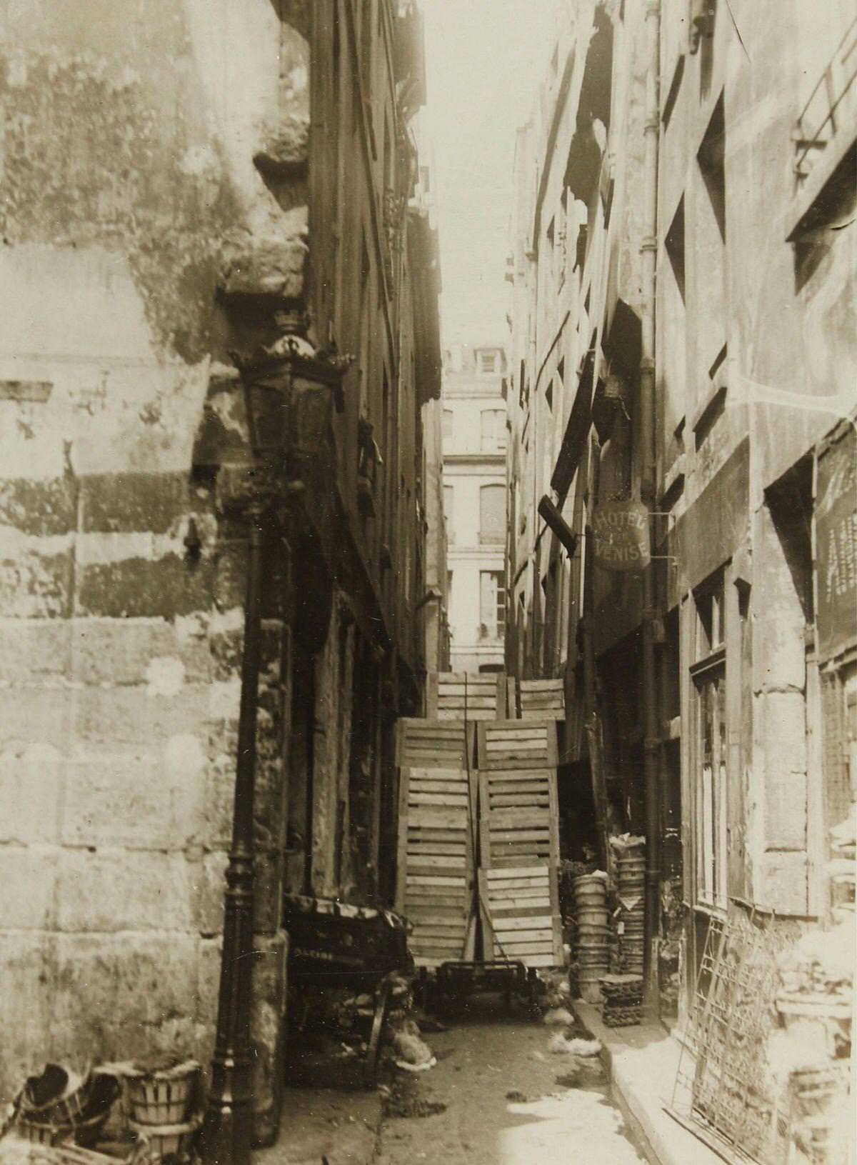 #56 Transport of goods through the narrow streets to Les Halles – the ‘Belly of Paris’, 1930