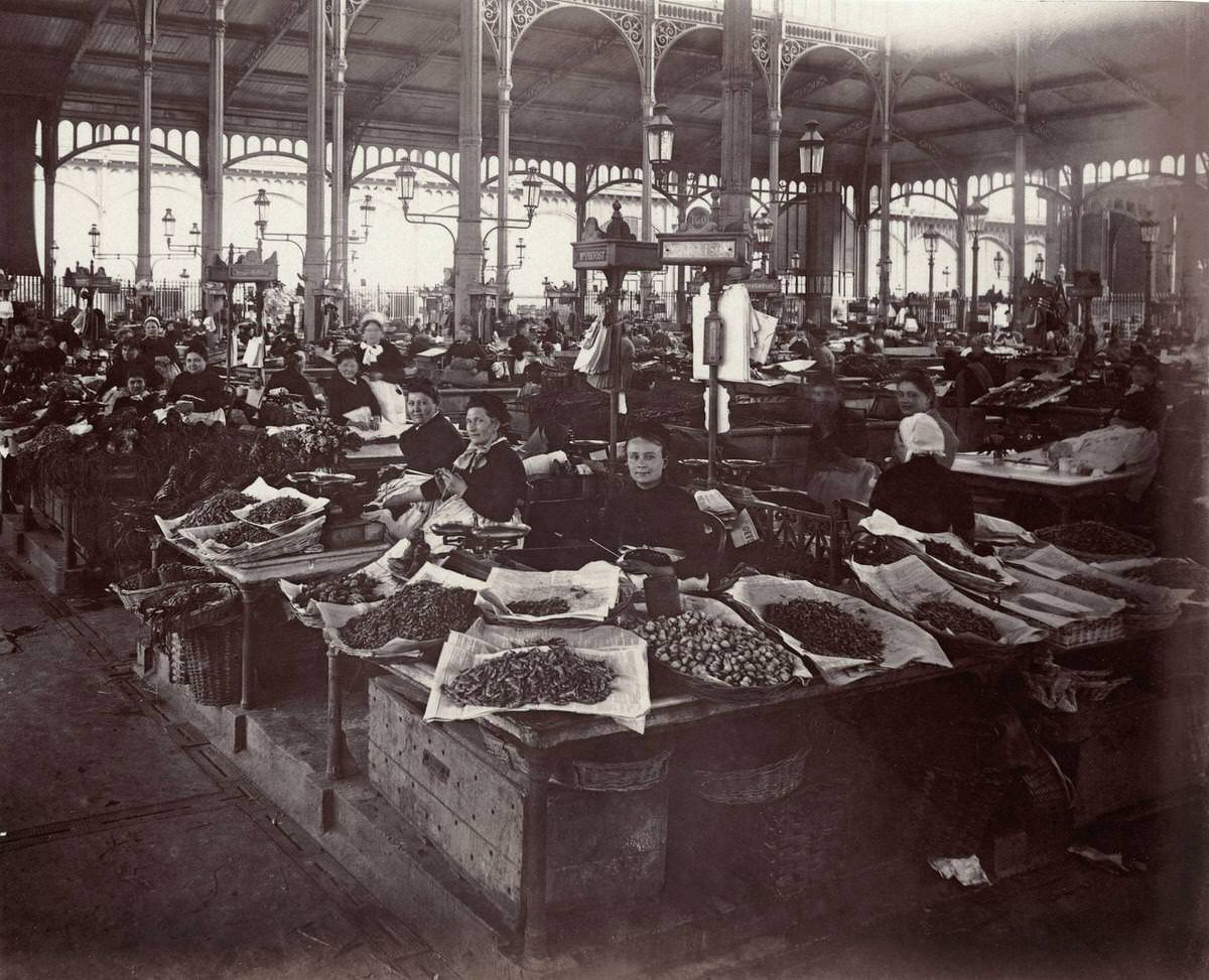 #10 Seafood stalls in Les Halles, 1900