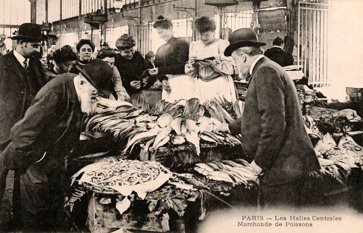 #71 Employees and customers of the Fish Market at Les Halles in Paris, 1910.