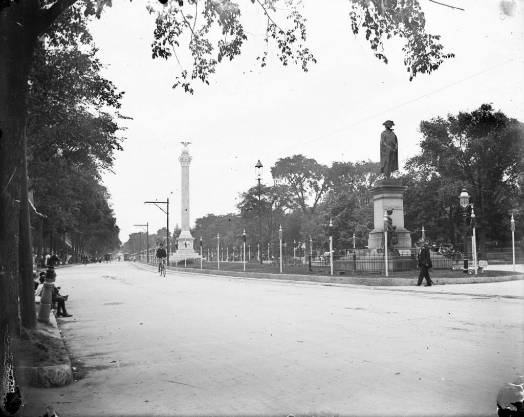 #119 A monument to George Washington located in Milwaukee’s Court of Honor on the median between the lanes of West Wisconsin Avenue between 8th and 10th Streets, Milwaukee, Wisconsin, 1898.