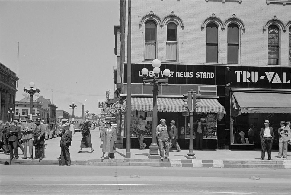 #12 Sign across main street, Peoria, Illinois, 1938