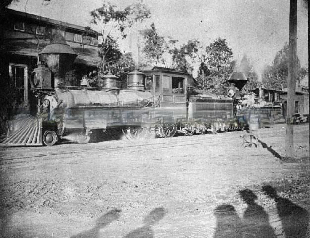 #186 Railroad engines in Sacramento. 1880s