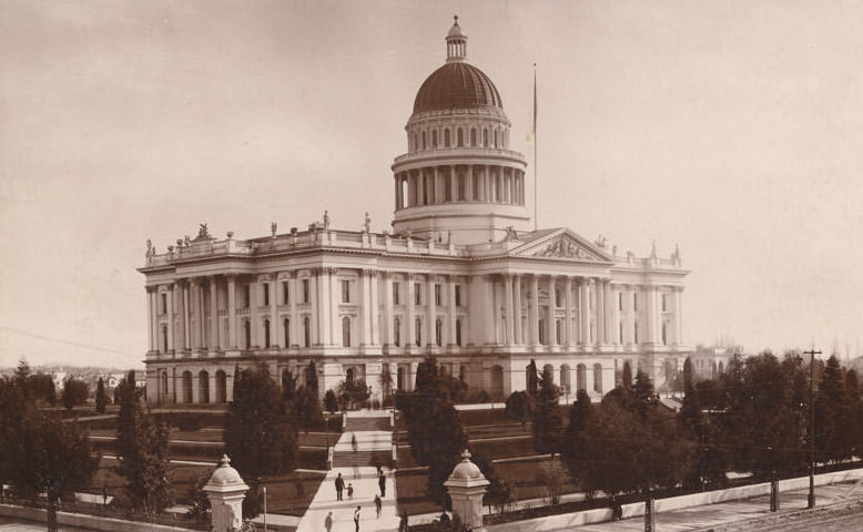 #38 State Capitol, Sacramento, 1882