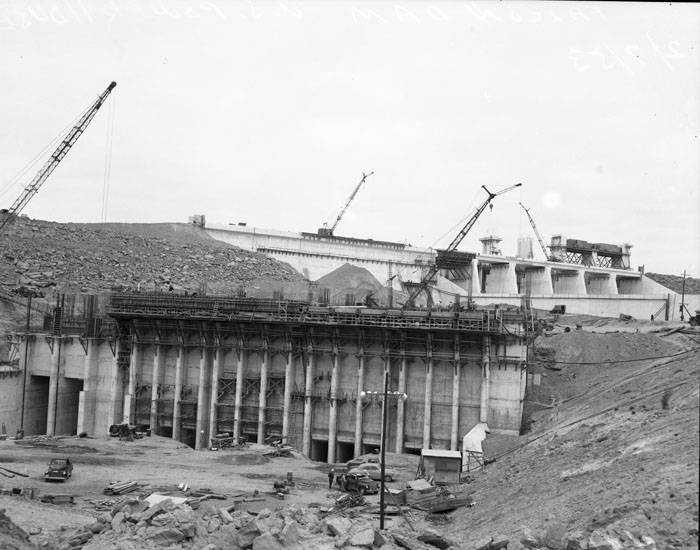 #41 Construction of the dam and powerhouse on the Rio Grande, 1953