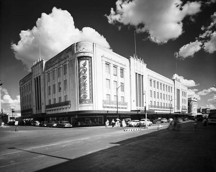 #91 Joske’s, corner of Blum and N. Alamo Streets, 1950. View looking southeast from Alamo Plaza.