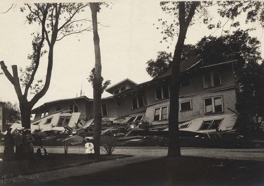 #10 Earthquake damage to Vendome Hotel Annex, San Jose, 1906