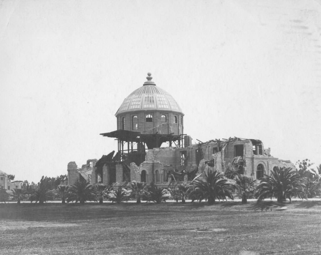 #93 A building damaged by the 1906 earthquake in San Jose.
