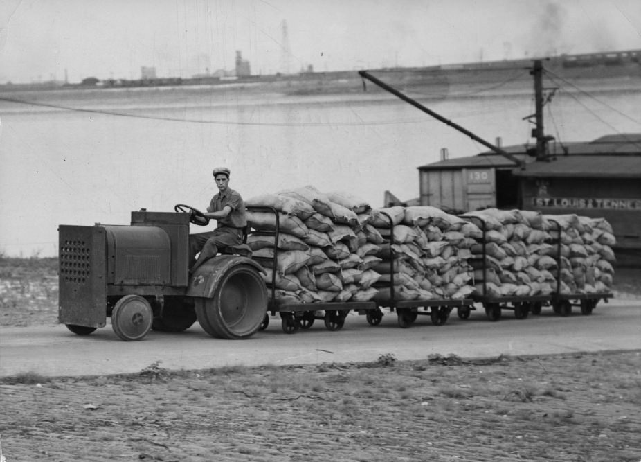 #187 The Tractor Replaces the Old Stevedores, 1937