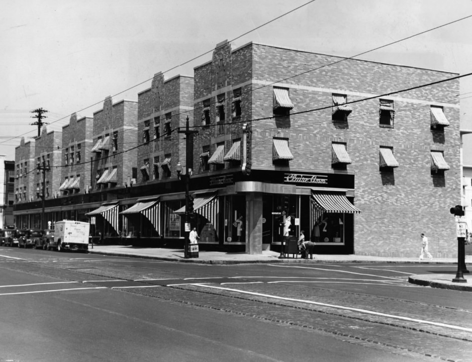 #95 Donaldson Court Apartment Shops, 1937