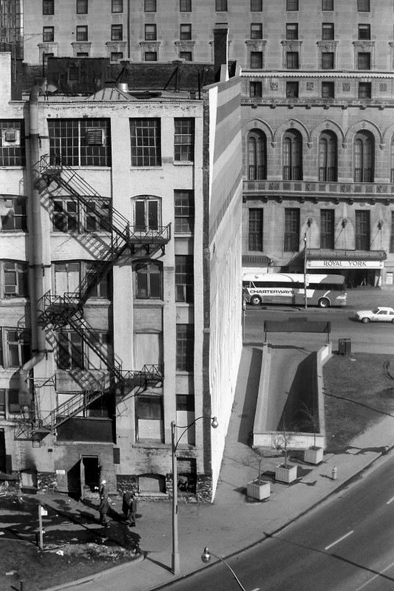 #96 Front and York, Toronto, 1982