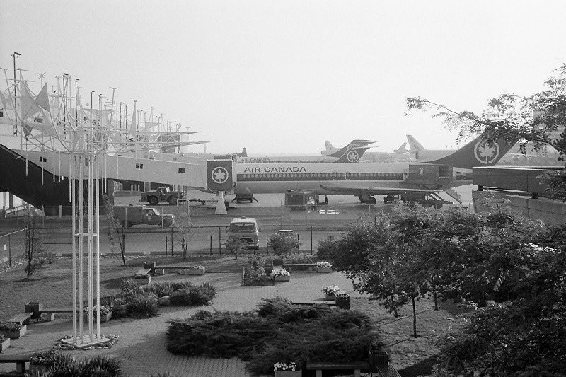 #102 Toronto International Airport, 1983