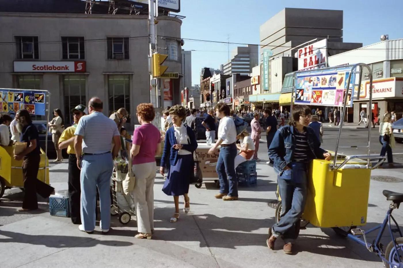 #120 Dundas and Victoria streets, 1980s