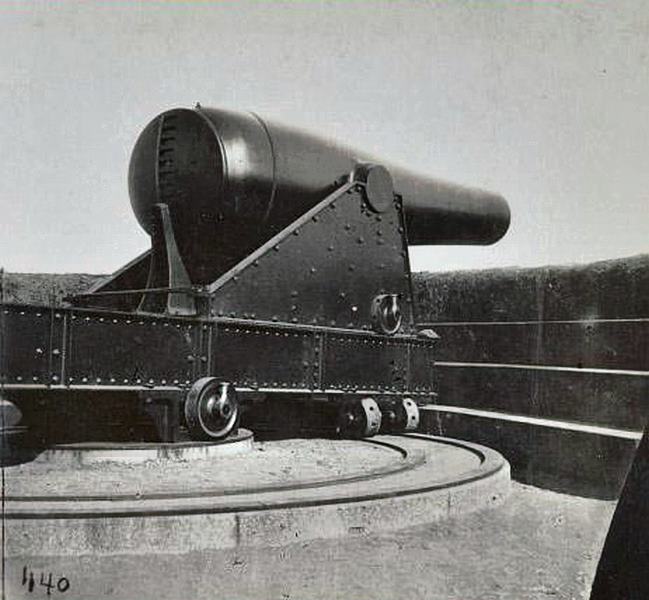 #1 Fifteen-inch gun in Battery Rodgers on the Potomac, 1861