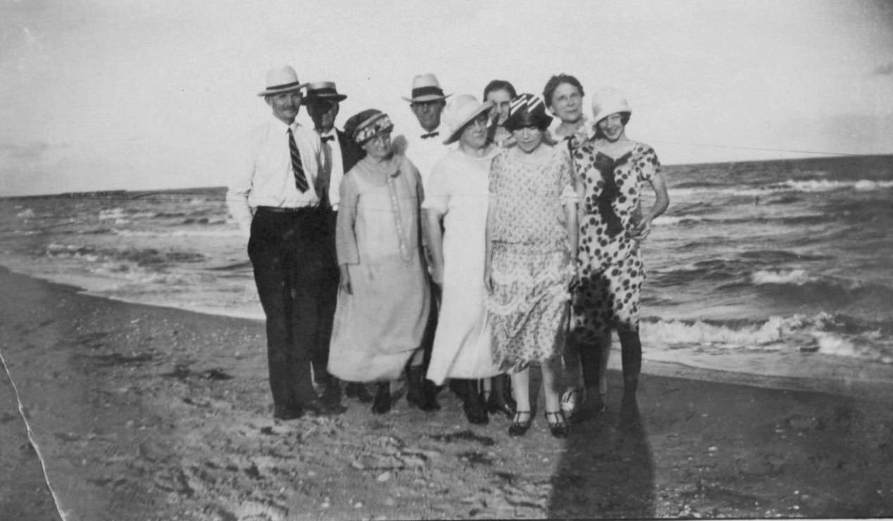 #15 Group of Men and Women on the Beach, 1919