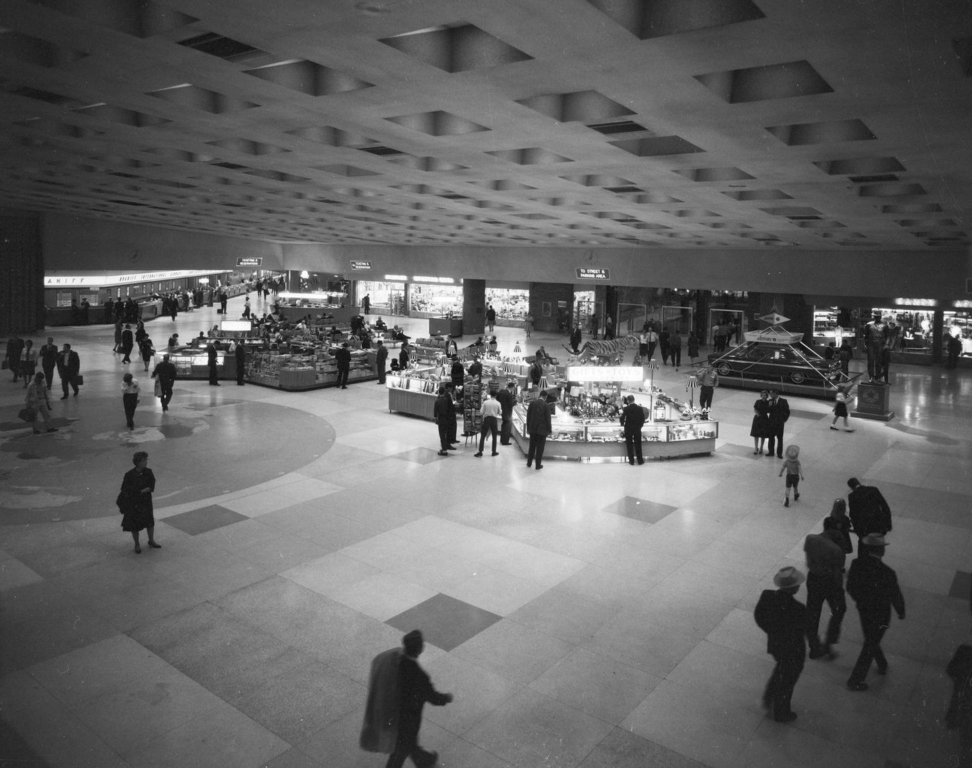 #179 Dallas Love Field, Concourse, Dallas, 1960