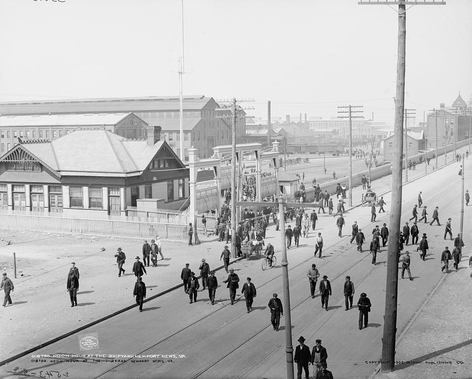 #19 Noon hour at the shipyard, Newport News, 1905
