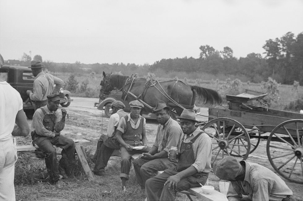 #19 Lunch hour at Newport News Homesteads, Virginia, 1936