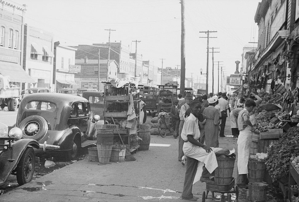 #27 Market in the Newport News, Virginia, 1936