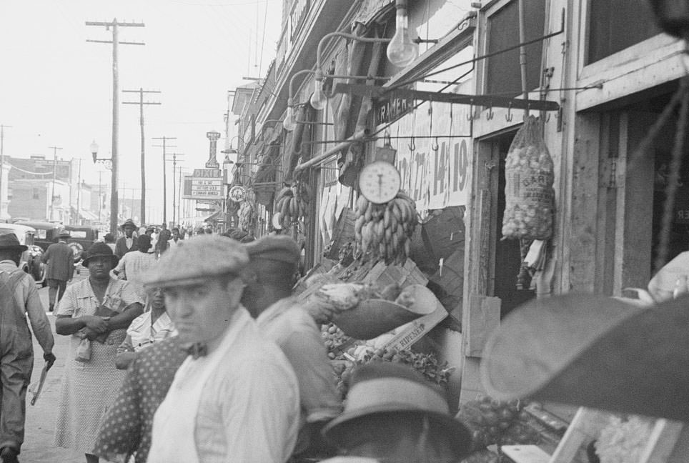 #33 Market in Newport News, Virginia, 1936