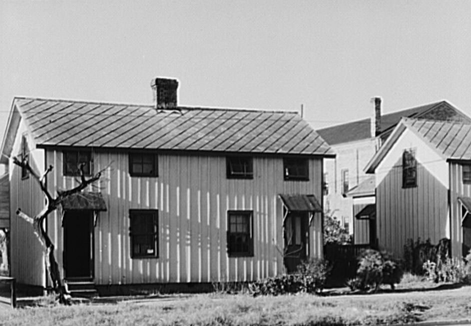 #1 House in quarter, Newport News, 1937