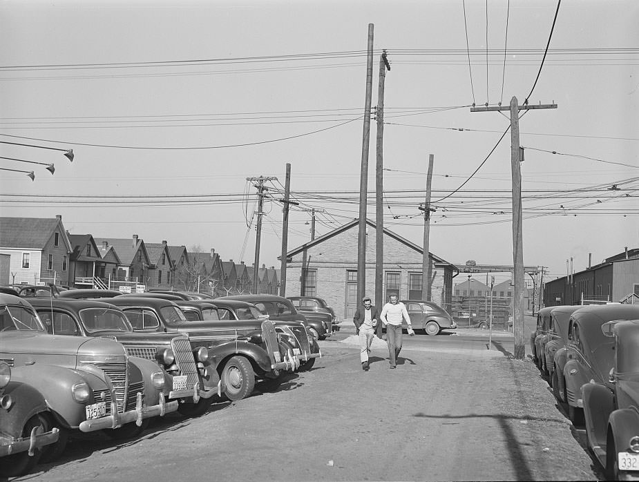 #23 Workers’ cars packed near shipyard. Newport News, Virginia, 1941