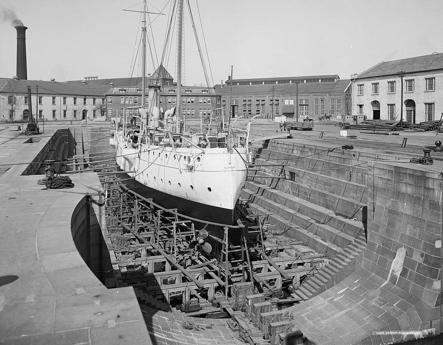 #32 Stone dry dock, Norfolk Navy Yard, 1905.