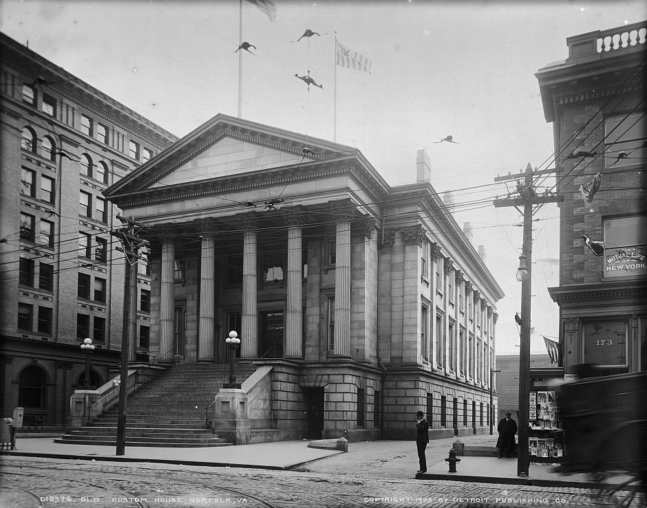 #34 Old Custom House, Norfolk, 1905