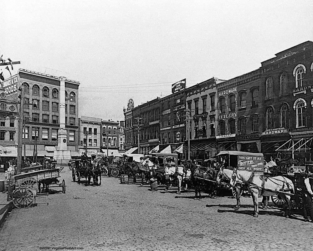 #59 Commercial Place (with horses and Statue) 1905