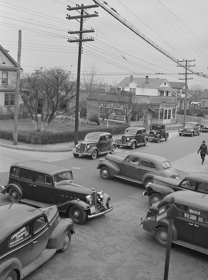 #11 Four o’clock traffic, Norfolk, Virginia, 1941