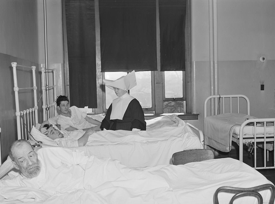 #46 Charity ward. Saint Vincent’s Hospital. Norfolk, 1941