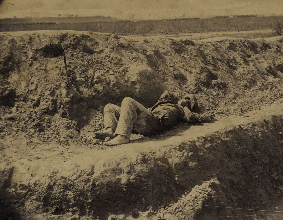 #145 Dead rebel in front of Petersburg, 1865