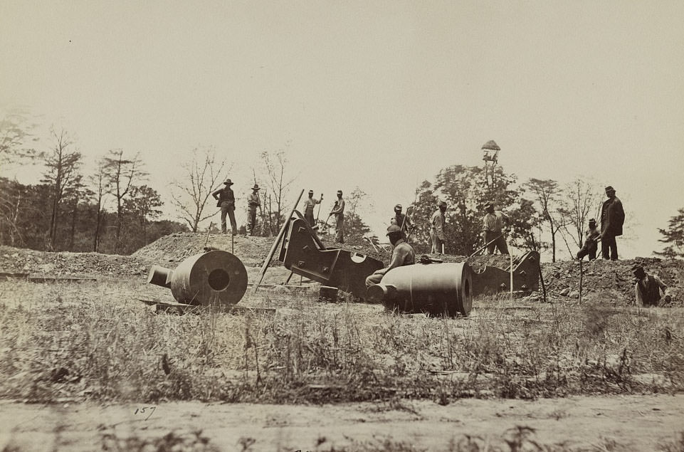 #39 Crow’s Nest battery and lookout in front of Petersburg, 1863
