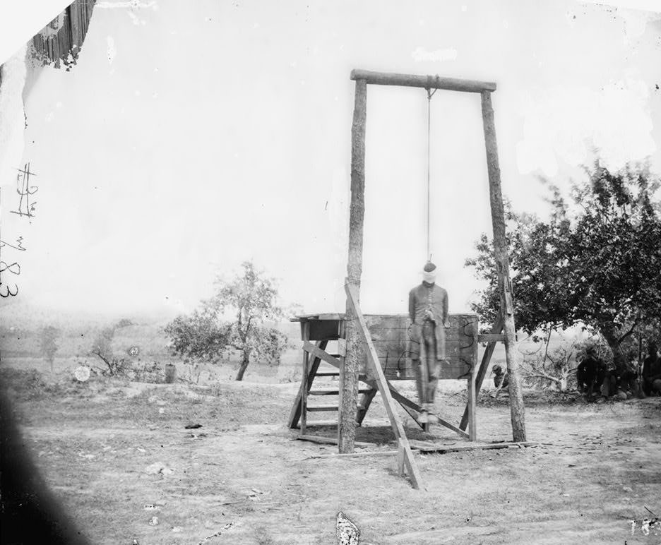 #77 Petersburg, Va., vicinity. The execution of William Johnson, Jordan’s farm, Petersburg, 1865
