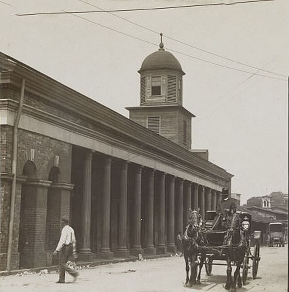 #105 Old market, Richmond, 1909.