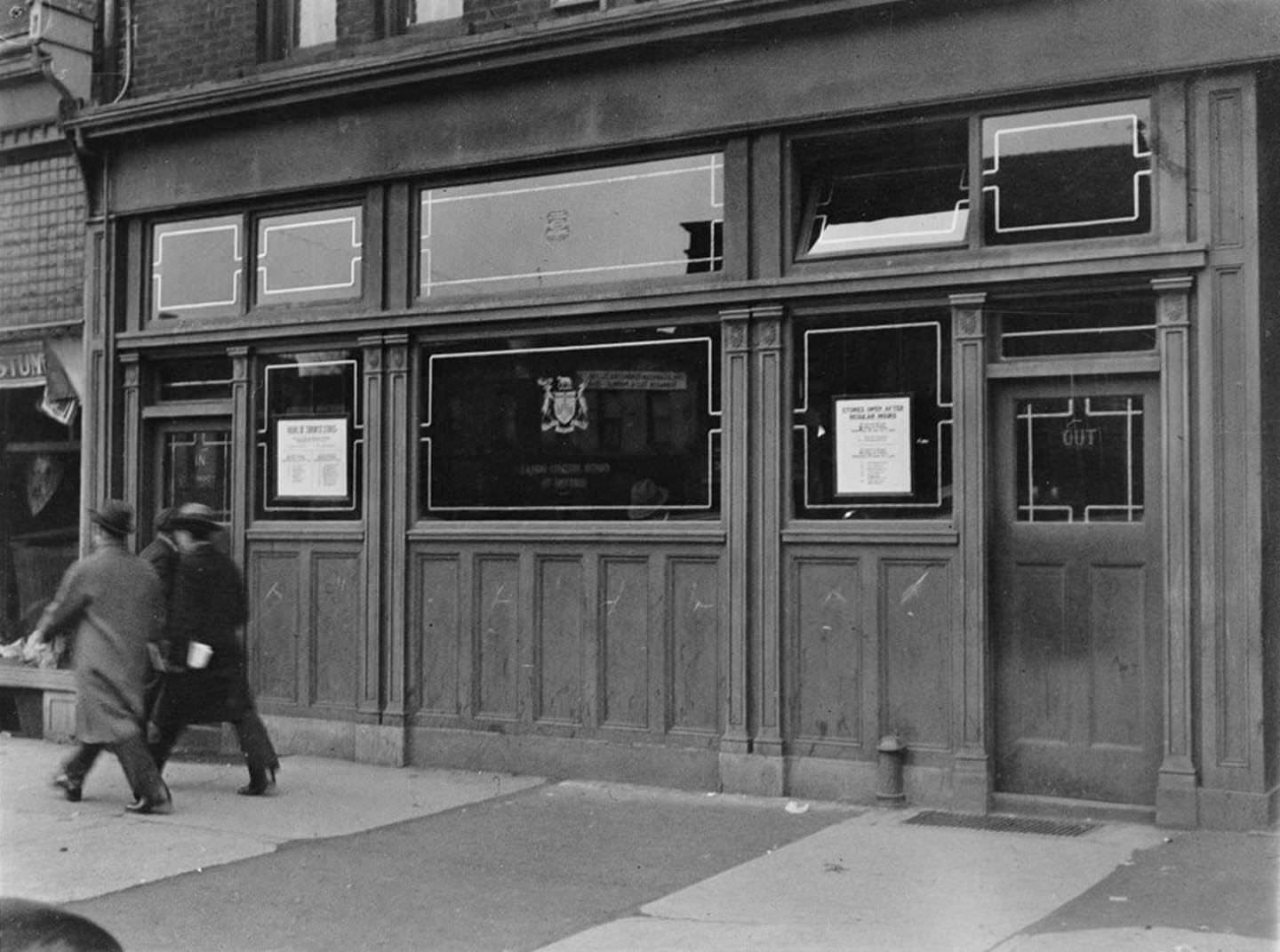 #147 LCBO Liquor store, 424 Spadina Avenue, March 18, 1930.
