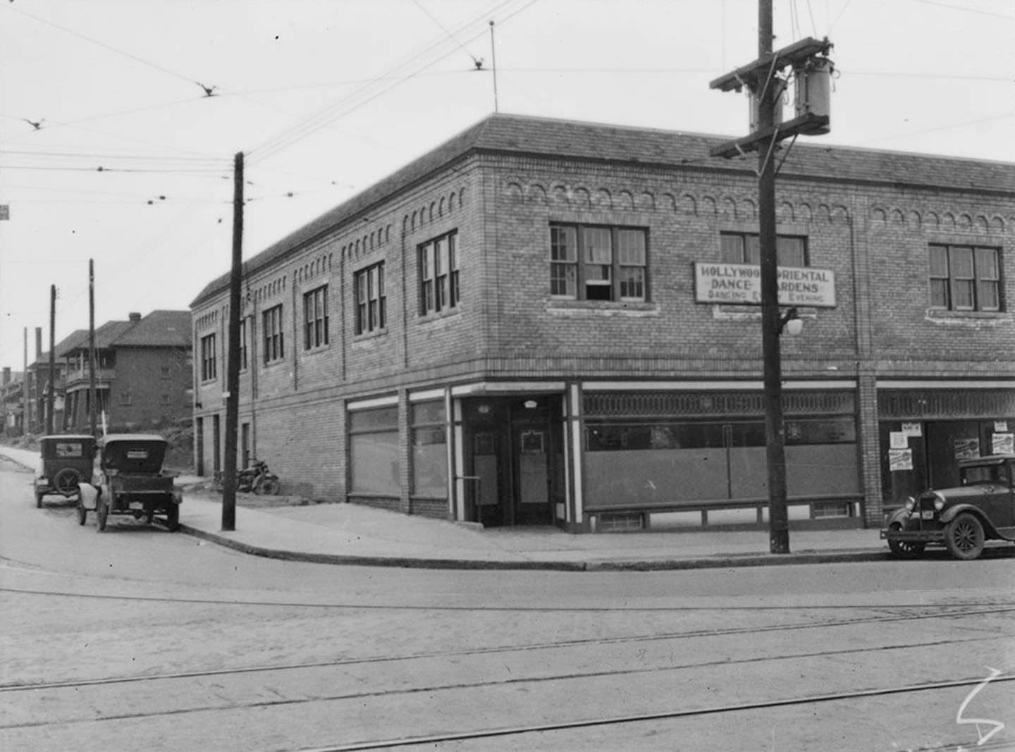 #150 LCBO Liquor store at Robina Ave. and St. Clair Ave. W., March 18, 1930.