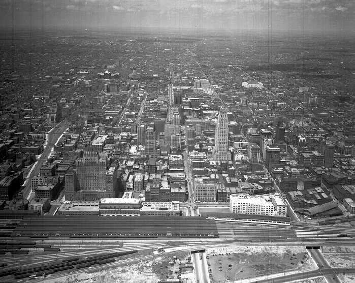 #160 Toronto, aerial view looking north, 1932
