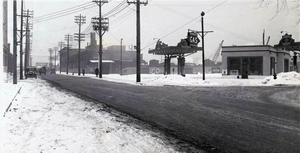 #45 Domestic Gas automobile service station, Eastern Ave. & Broadview Ave., looking northwest, 1930