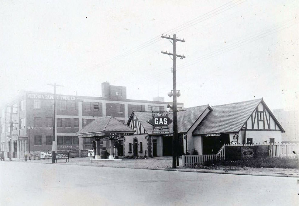 #56 Domestic Gas Station – Victoria Paper & Twine Company Limited buildings, 439-441 Wellington Street West, 1930