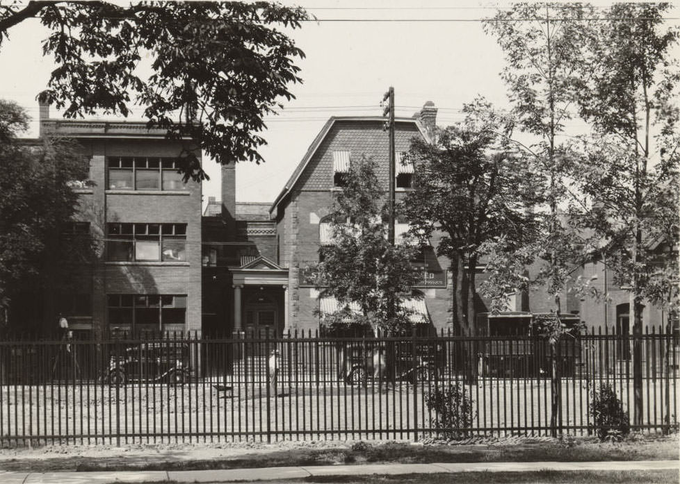 #86 University Avenue from south of Queen Street West, 1931