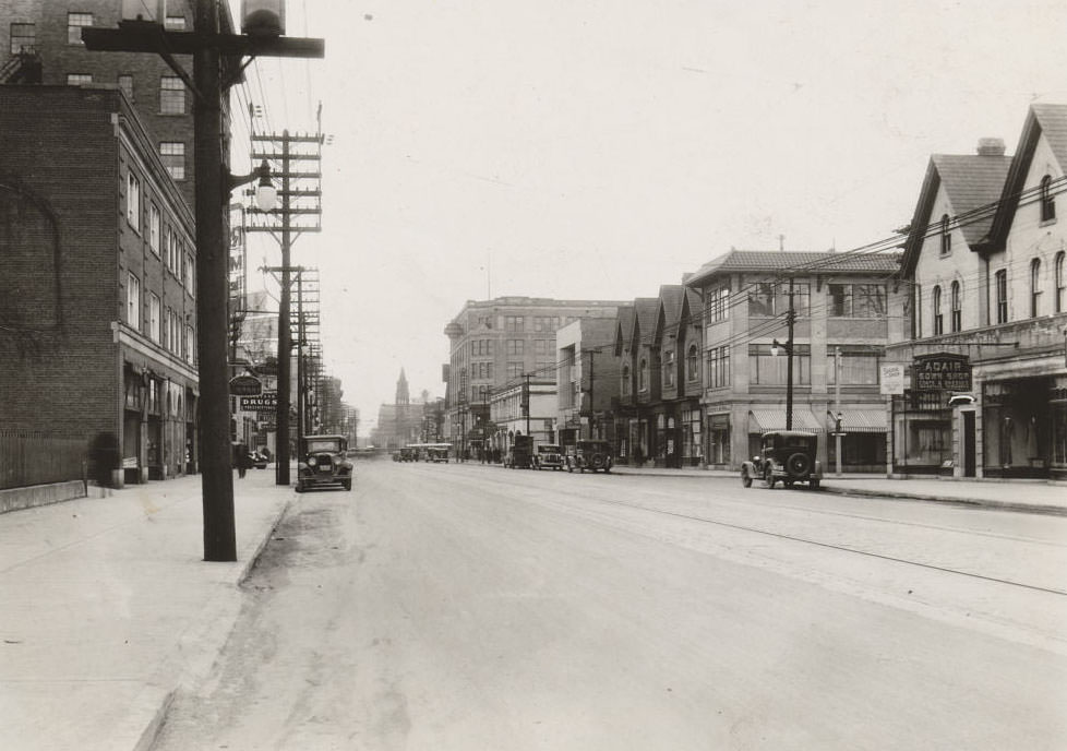#111 Bloor Street West, south side, at St. Thomas Street. View is looking south-east towards Bay Street, 1933
