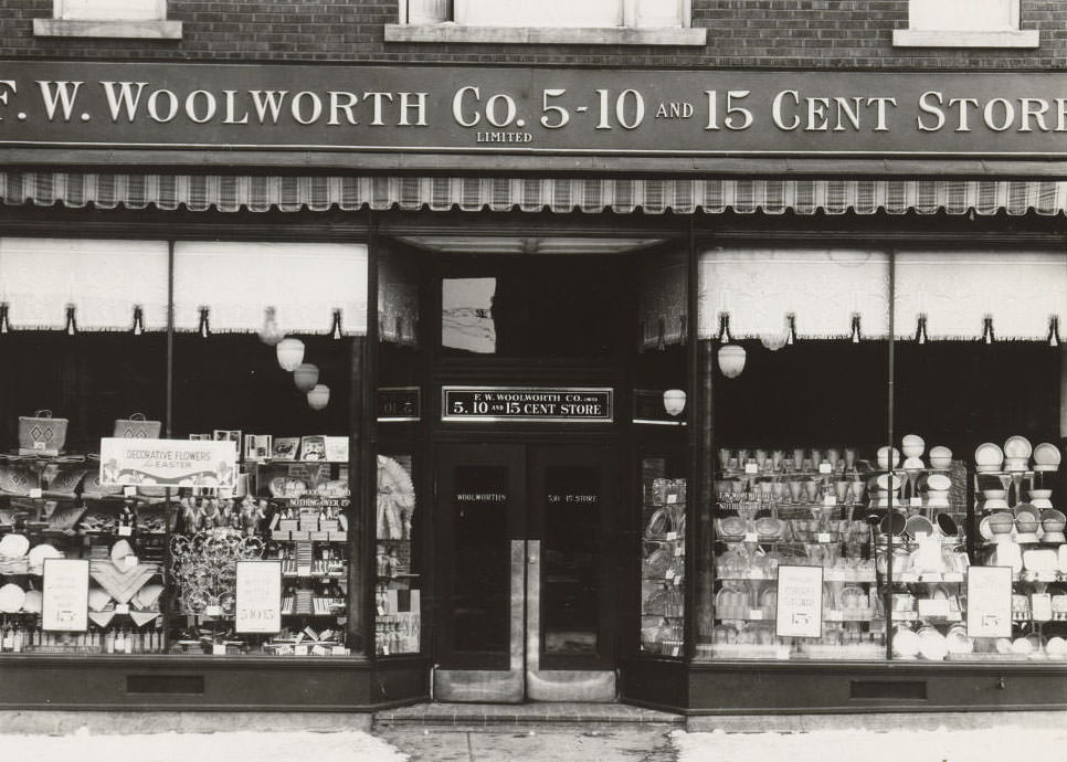 #116 Woolworth, 1933