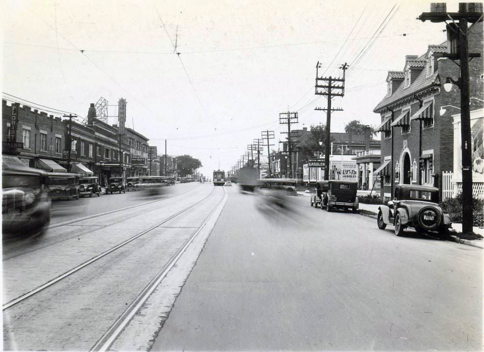 #131 St. Clair Avenue West & Pinewood Avenue looking west, 1933