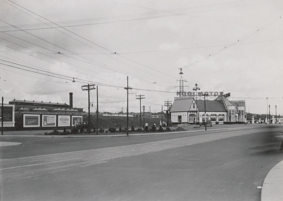 #152 Lakeshore & Riverside looking east, 1935