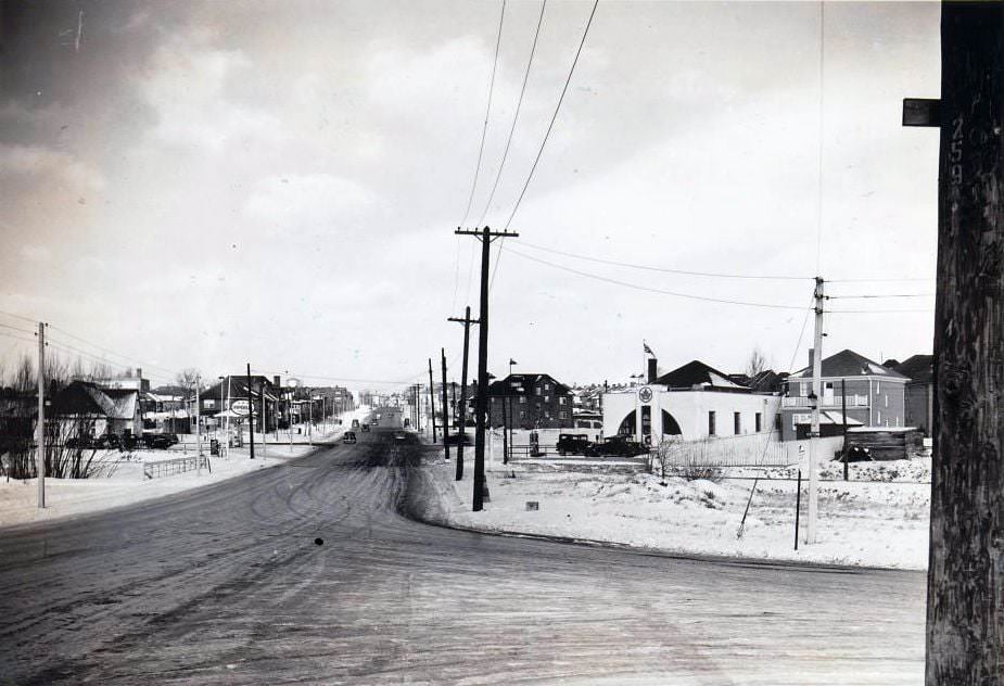#86 Avenue Road & Oxton looking north. Imperial station is now Esso & Supertest is now Husky, 1937