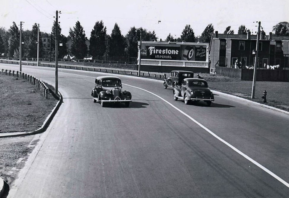 #125 Eastern & Woodward looking west, 1939