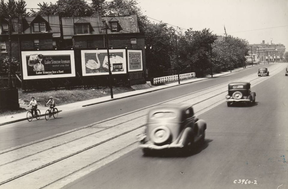 #139 Bloor looking west towards Sherbourne, 1939
