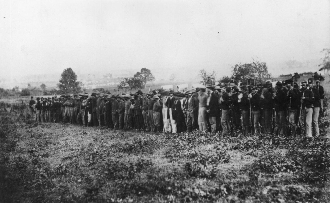 #133 nion soldiers guarding Confederate prisoners of war at Fairfax Courthouse, Washington, D.C., 1866